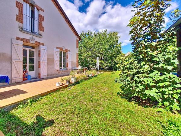 OLIVET BOURG - IMMEUBLE - 3 APPARTEMENTS T2 ET 1 APPARTEMENT T5 - JARDIN CLOS - PLACE DE STAIONNEMENT