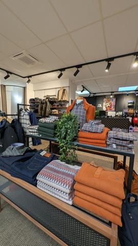 Belle boutique sur un emplacement n°1 bis