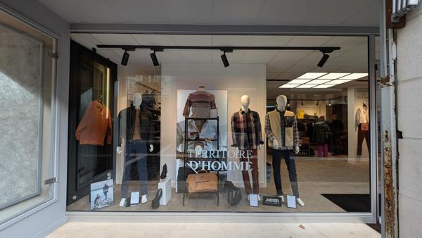 Belle boutique sur un emplacement n°1 bis