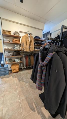 Belle boutique sur un emplacement n°1 bis