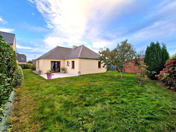 Trégueux - maison 2009 de plain-pied, 3 chambres, séjour de 50 m², quartier calme, garage, jardin SUD
