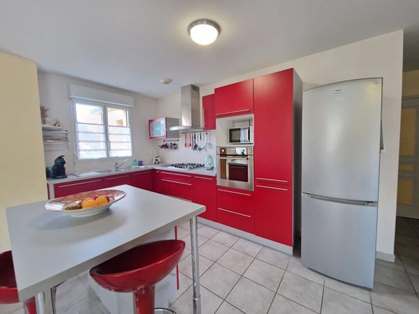 Trégueux - maison 2009 de plain-pied, 3 chambres, séjour de 50 m², quartier calme, garage, jardin SUD