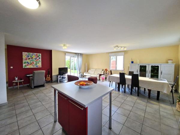 Trégueux - maison 2009 de plain-pied, 3 chambres, séjour de 50 m², quartier calme, garage, jardin SUD