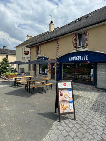 Fonds de commerce guinguette : bar, snack à vendre centre  MONTGERMONT (35)