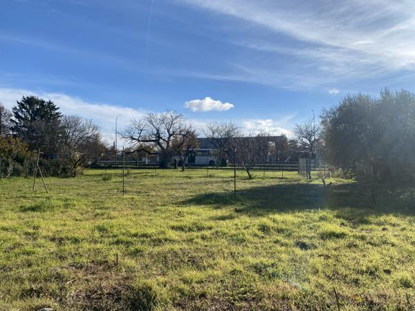 Tournon-sur-Rhône (07300) Grand terrain à bâtir 900 m² environ - Tournon sud - rue de Chapotte