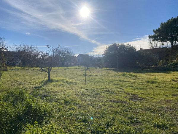 Tournon-sur-Rhône (07300) Grand terrain à bâtir 900 m² environ - Tournon sud - rue de Chapotte