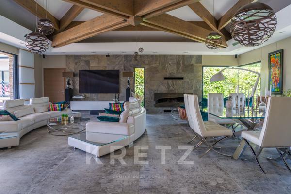 Exceptionnelle villa en bord de mer