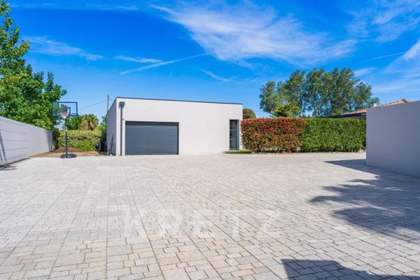 Exceptionnelle villa en bord de mer