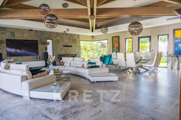 Exceptionnelle villa en bord de mer