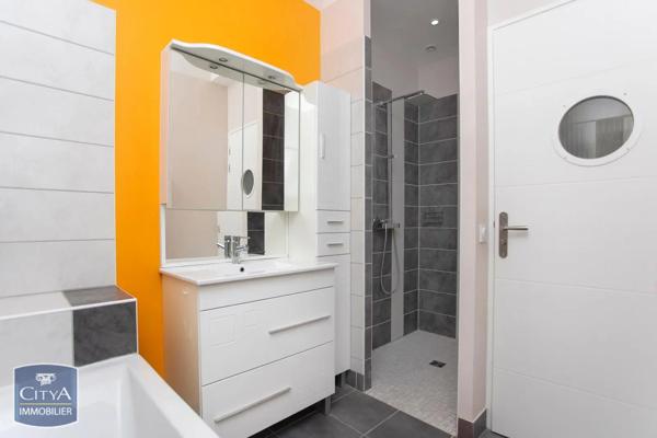 Appartement à louer 5 pièces 150m² Roanne (42300)