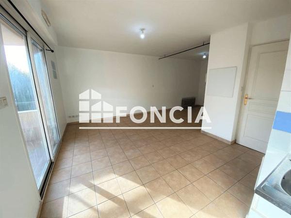 Location Studio 30.3 m² - 29 RUE EMILE ZOLA Draguignan 83300