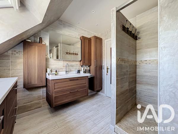 Maison à vendre 11 pièces 266 m² Vez
