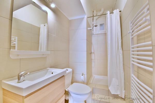 Appartement rénové à vendre à MARSEILLE 7EME ARRONDISSEMENT (13), 3 pièces, 40 m², à 50 m de la plage des Catalans