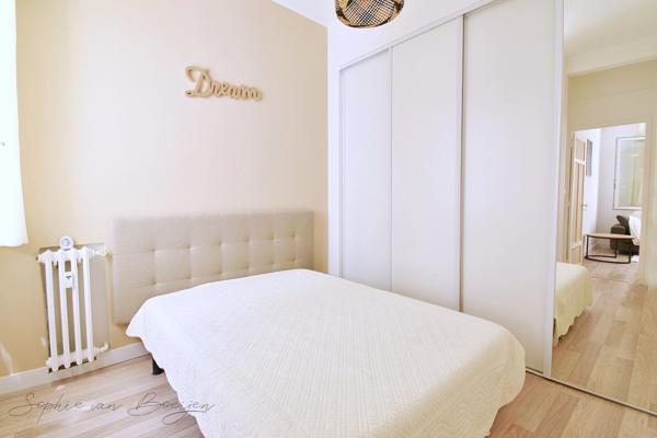 Appartement rénové à vendre à MARSEILLE 7EME ARRONDISSEMENT (13), 3 pièces, 40 m², à 50 m de la plage des Catalans
