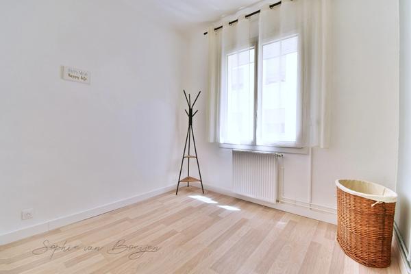 Appartement rénové à vendre à MARSEILLE 7EME ARRONDISSEMENT (13), 3 pièces, 40 m², à 50 m de la plage des Catalans