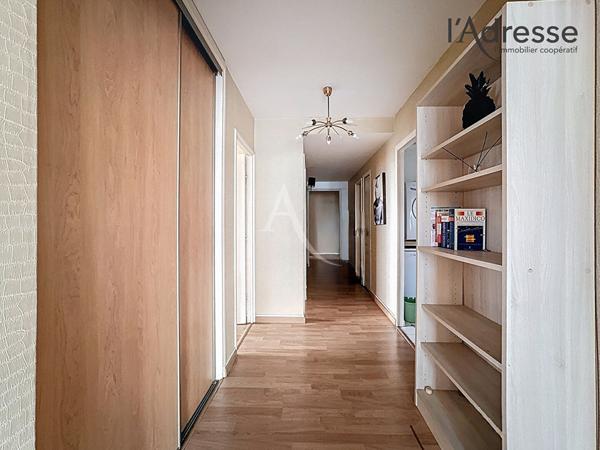 PUTEAUX ? Tour EVE ? Esplanade de La Défense 4 pièces 108 m2