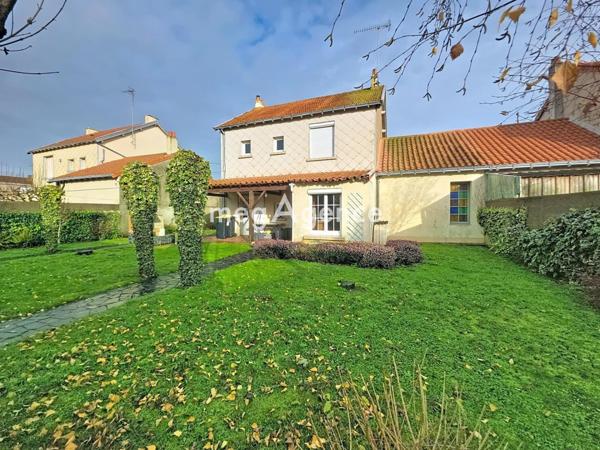 Maison à LA CHAPELLE-DU-GENET, 49600 - 7 pièces 125m²