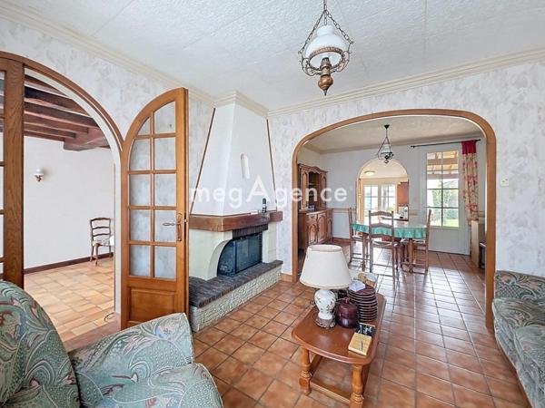 Maison à LA CHAPELLE-DU-GENET, 49600 - 7 pièces 125m²