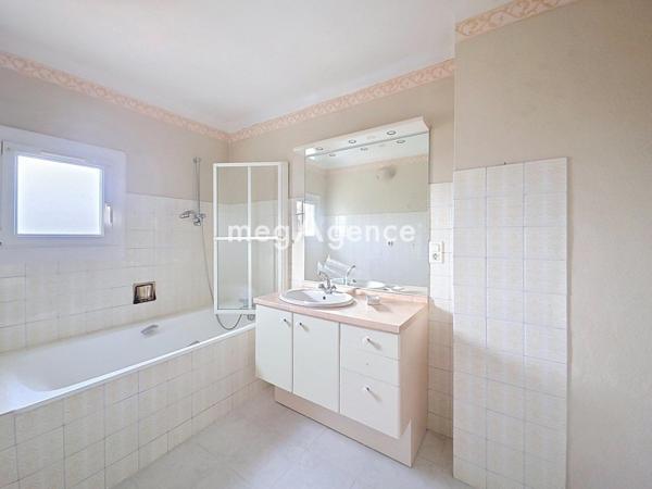 Maison à LA CHAPELLE-DU-GENET, 49600 - 7 pièces 125m²