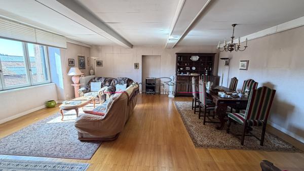 Grande maison 180 m² habitable avec balcon et dépendance