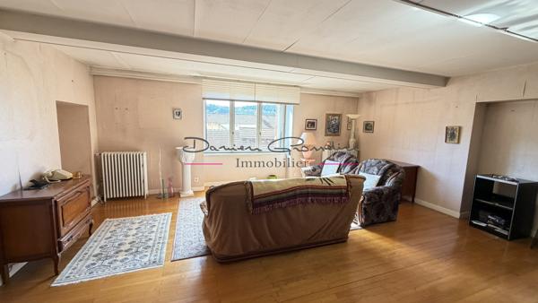 Grande maison 180 m² habitable avec balcon et dépendance