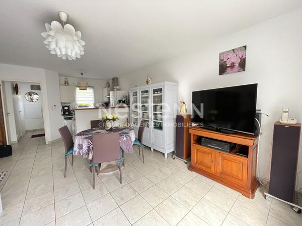 À VENDRE Maison T3 mitoyenne - Vendue louée - garage et place de parking
