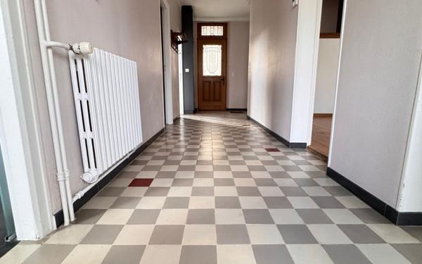 Maison à vendre    7 pièces • 200 m2 Pévy