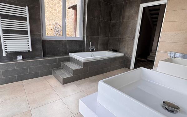 Maison à vendre    7 pièces • 200 m2 Pévy