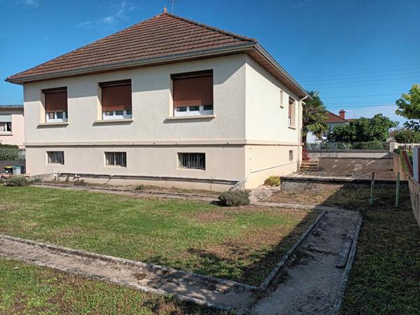 Maison  4 pièce(s) 97 m2 sur sous sol semi enterré
