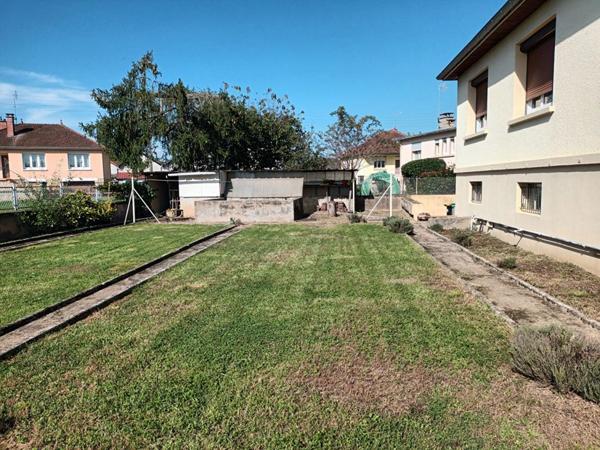 Maison  4 pièce(s) 97 m2 sur sous sol semi enterré