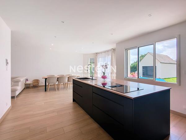 Grande maison de 180 m² 5 chambres sur un terrain de 1100 m² - 15 minutes HOUDAN