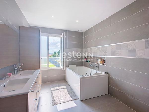 Grande maison de 180 m² 5 chambres sur un terrain de 1100 m² - 15 minutes HOUDAN