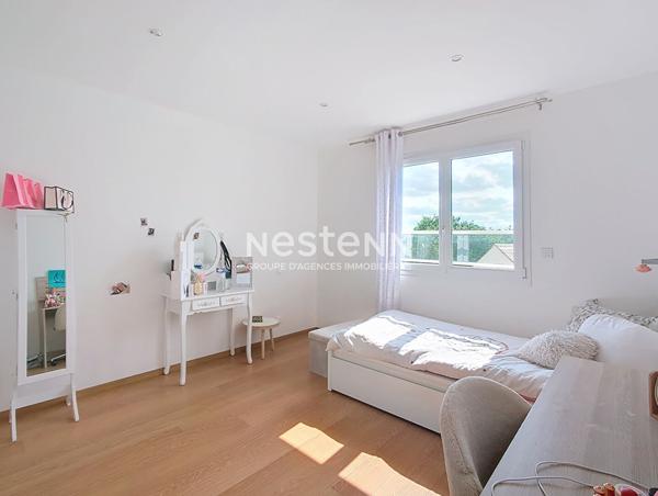 Grande maison de 180 m² 5 chambres sur un terrain de 1100 m² - 15 minutes HOUDAN