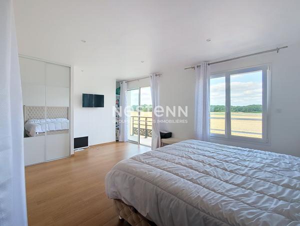 Grande maison de 180 m² 5 chambres sur un terrain de 1100 m² - 15 minutes HOUDAN