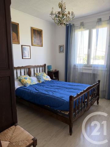 Maison à vendre  5 pièces - 81,50 m 2   SAINTES  - 17
