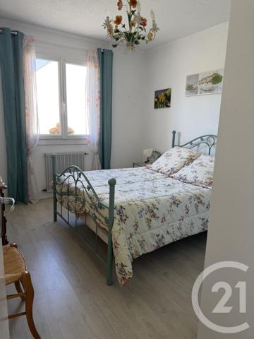 Maison à vendre  5 pièces - 81,50 m 2   SAINTES  - 17