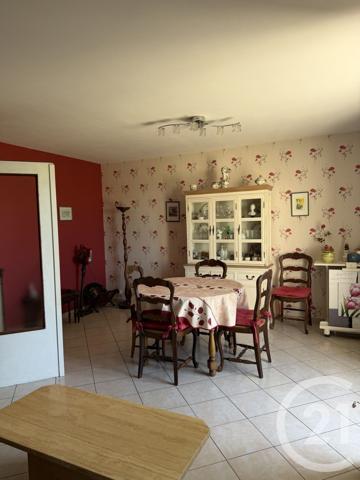 Maison à vendre  5 pièces - 81,50 m 2   SAINTES  - 17