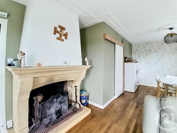Maison à vendre  5 pièces - 141 m 2   MIGNE AUXANCES  - 86