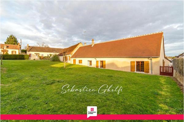 belle maison de plain-pied avec hangar et grand terrain