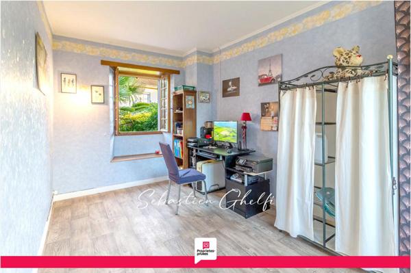 belle maison de plain-pied avec hangar et grand terrain