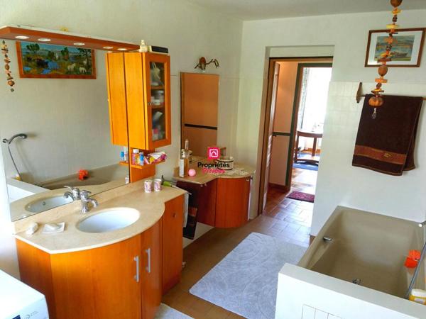 Maison 12 pièces 322 m² avec piscine à Clarensac