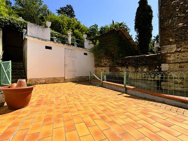 AGEN - Maison 114 m² avec 4 chambres, terrasse, jardin et dépendances.