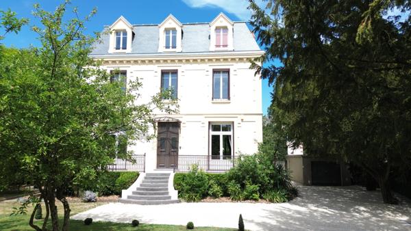 Pougues-les-Eaux (58320) Maison de Maître