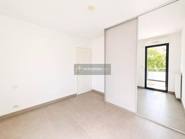 Vente                                                      Appartement
                        
                     3 pièces                      65 m2                     à Fréjus