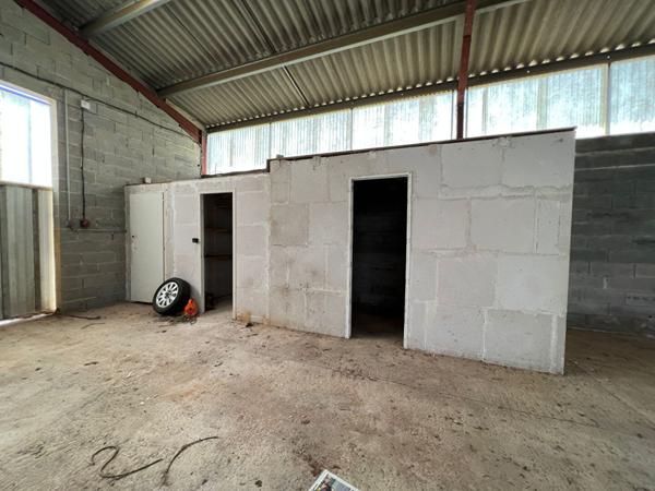 Entrepôt de 400m² et terres agricoles sur la commune de Bessières