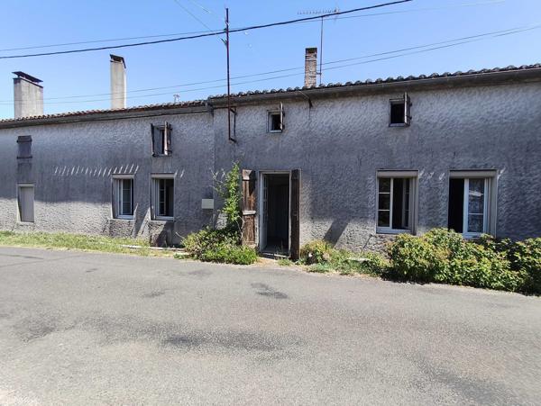 MAISON DE VILLAGE AVEC DEPENDANCES
