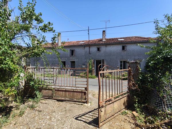 MAISON DE VILLAGE AVEC DEPENDANCES