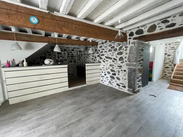 Maison - Vallee d'aspe - Réf.:205333 VALLEE D'ASPE AU COEUR D'UN VILLAGE - BEL ENSEMBLE IMMOBILIER IDEAL POUR PROJET DE CHAMBRES ET TABLE D'HOTES -