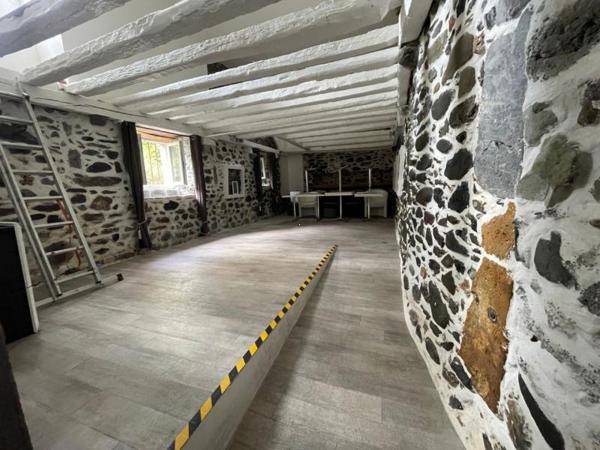 Maison - Vallee d'aspe - Réf.:205333 VALLEE D'ASPE AU COEUR D'UN VILLAGE - BEL ENSEMBLE IMMOBILIER IDEAL POUR PROJET DE CHAMBRES ET TABLE D'HOTES -