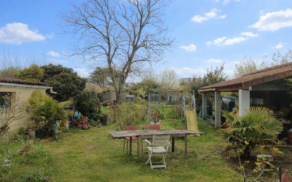 Maison à vendre    5 pièces •  Rezé